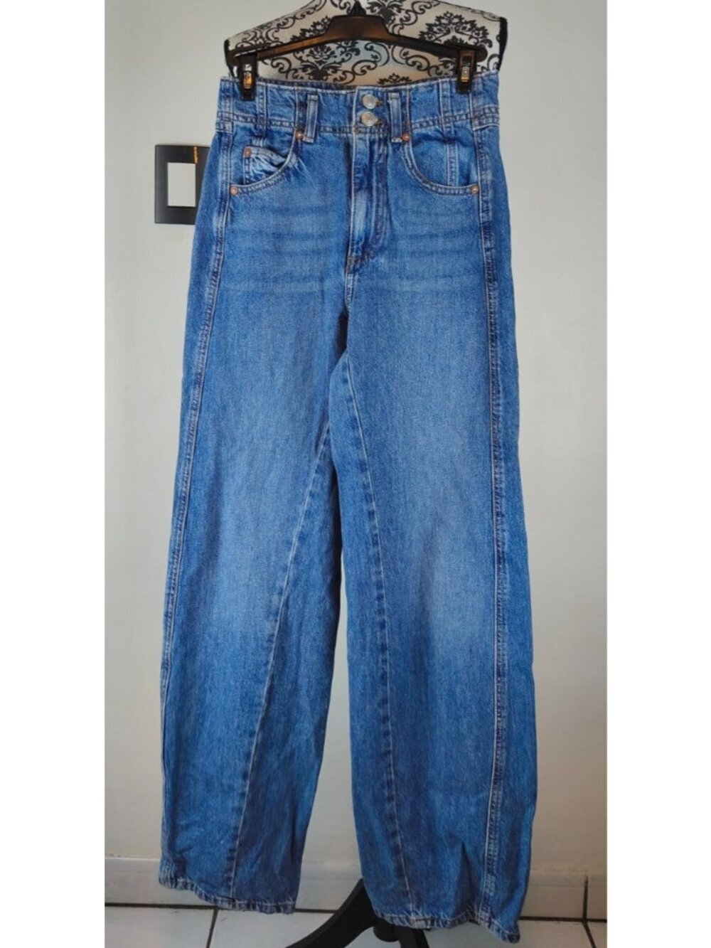 Free People We The Free Astor High Rise Straight Jeans Size 25 Medium Wash Blue - Picture 1 of 12